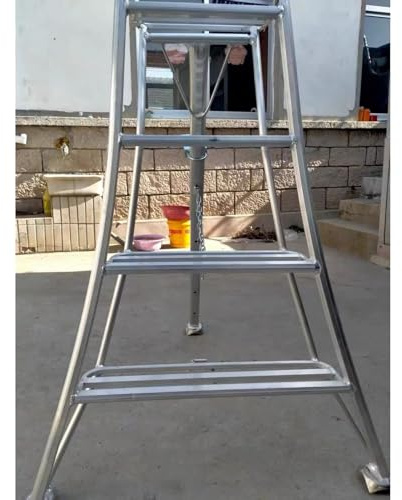 Escabeau stable avec pieds réglables pour la récolte inégale des sols et des collines