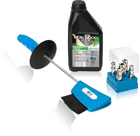 Starter Kit per trapani a nucleo magnetico, 5 punte a nucleo HSS per metallo, 1 olio da taglio ad alte prestazioni, 1 gancio per trucioli e spazzola per la pulizia | ZST 200 | BDS Maschinen®