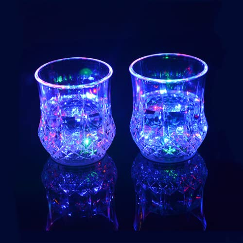 QCHOMEE Colorful Flashing Glassware Tumblers Cup Novelty LED Drink Mug Acrylic Crystal Whisky Beer Wine Water Induction Glass for Party Bar Disco Night Clubbing Tableware Supplies (2Pack)