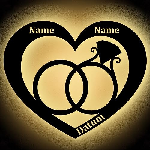 Urhome Stimmungslicht Holz Herz mit Eheringe LED Warmweiß - Name Paar Datum personalisiert - Schlummerlicht Nachtlicht Liebes-Geschenk Wandleuchte für Braut Paar zur Verlobung Hochzeitstag Jahrestag