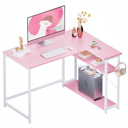PAMRAY Escritorio en L de 109 cm, Mesa de Trabajo con Estantes Laterales Reversibles, Escritorio Esquinero para PC, Gaming y Oficina en Casa Ideal para Estudiar y Jugar, Rosado,Pata Blanca
