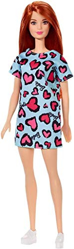 Barbie GHW48 - Chic Puppe im blauem Kleid mit lilafarbenem Herzaufdruck (rothaarig), Spielzeug ab 3 Jahren