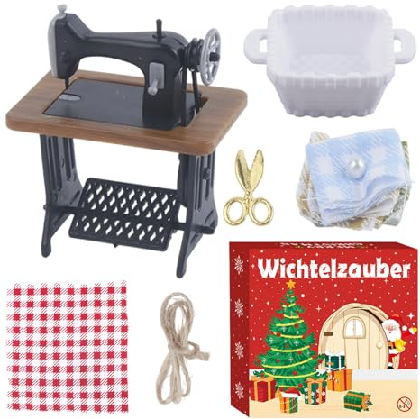 Joxessaien Wichtel Deko Set Nähen – 1:12 Miniatur Nähmaschine mit Stoff, Schere & Nähkasten – Weihnachtszubehör für Wichteltür & Puppenhaus