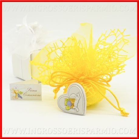 Herz aus weißem Kunstharz, mit Symbolen der Kommunion, goldfarbener Kelch, Hostie, Weizenfalte und Traubenstrauß – Gastgeschenk zur Kommunion (Set mit 12 Stück + Verpackung)