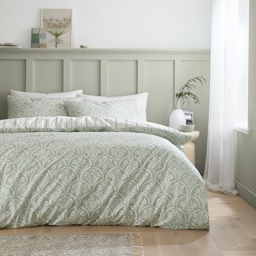 Bianca Scallop Floral 200 Thread Count Cotton Percale Reversible Double Duvet Cover Set with Pillowcases Green