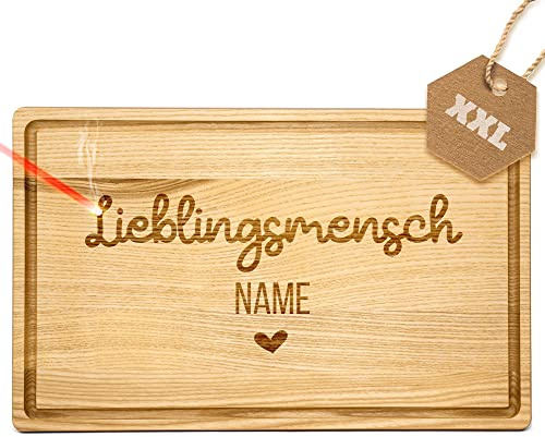 Großes Holzbrett mit Gravur - Schneidebrett personalisiert mit Name - Geschenk für Lieblingsmensch | Eschenholz, 40 x 25 x 2 cm, personalisiertes Geschenk mit Gravur