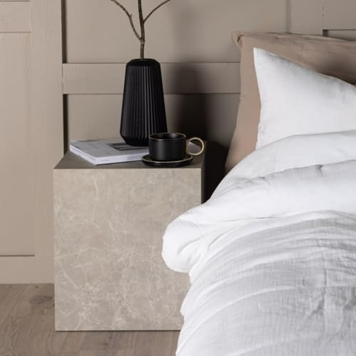 BOURGH Nachttisch Verona Beistelltisch für Schlafzimmer in beige Marmor Optik - Nachtschrank/Nachttische mit Ablage in Simple modern Design (Nachttisch Verona)
