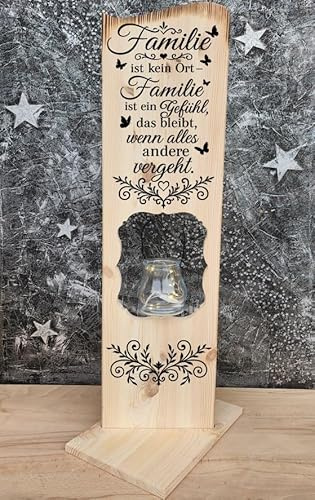 Holzaufsteller mit Spruch Familie ist EIN Gefühl – Dekoschild mit Windlicht – Geschenk für Familie, Eltern, Großeltern – graviertes Holzschild 80×20 cm mit Teelichtglas – DesignbySH