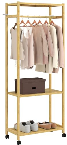 HOMCOM Stand Appendiabiti da Terra con Barra e 4 Ruote, Attaccapanni da Terra Salvaspazio con Ripiani Inferiori in Bambù, per Soggiorno, Camera da Letto, 70x35x175 cm, Legno Naturale