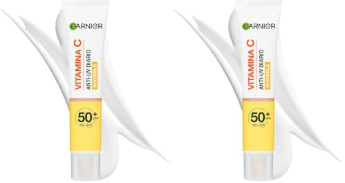 Garnier Vitamina C Fluido Antimanchas Anti-UV Diario Invisible FPS50+ Protege, Previene y Reduce las manchas, para todo tipo de pieles, 40 ml (packaging may vary) (Paquete de 2)