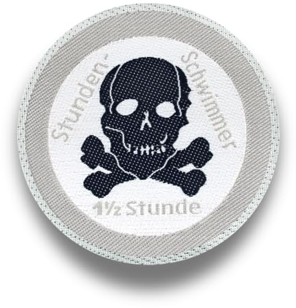 Seepferdchen® offizielles Totenkopf Abzeichen Silber zum Aufnähen | 1 1/2h Totenkopf Abzeichen für Stundenwimmer | einfach zum Aufnähen | Made in Germany