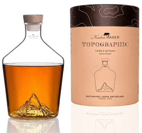 Spirituosenkaraffe 1,2 L – Handgeblasenes Borosilikatglas mit 3D-Bergrelief | Holz- und Korkverschluss, hochwertiges Design | TOPOGRAPHIC (Matterhorn)