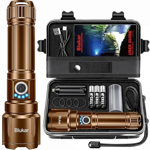 Blukar Lampe Torche LED Ultra Puissante Super Lumineux, Lampe de Poche Rechargeable 5000mAh Batterie, LED Torche IPX6 Étanche, 5 Modes & Zoomable pour Camping/Urgence/Randonnée(avec 3 Piles AAA),Brun