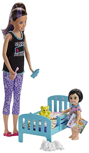 ​Barbie Skipper Babysitters Inc. Bedtime Playset, Toddler Doll with Glow-in-the-Dark Pajamas, Bed, Sleeping Kitty, Teddy Bear, Blanket and Storybook for Kids 3 to 7 Years Old