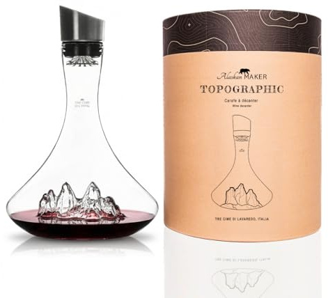 Caraffa per decantare il vino, 1,8 l, borosilicato di alta qualità, soffiato artigianalmente con montagne in rilievo, tappo 3 in 1 (filtro, aeratore e beccuccio) (Tre Cime di Lavaredo)