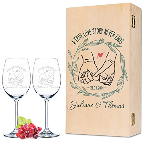 GRAVURZEILE Leonardo A True Love Story Never Ends - Copa de vino con nombre y fecha personalizados, incluye caja de madera impresa, regalo para amigos, familia y pareja, regalo de San Valentín