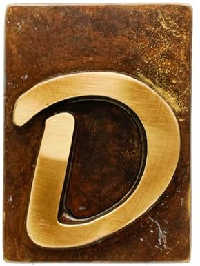 L'ARTISTICA F.LLI PERINCIOLI | Lettera Civica in Ottone, Lettera Civica in Ottone Applicabile su Piastra o Parete Adatto per Case, Lettera D, 8x6cm