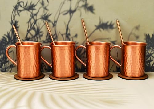 India House Moscow Mule Copper Mugs – Set med 4 hamrat kopparglas set 40 ml matsäker cocktail kopp set med premium kvalitet sugrör & underlägg för kalla drycker, öl, viner, barer