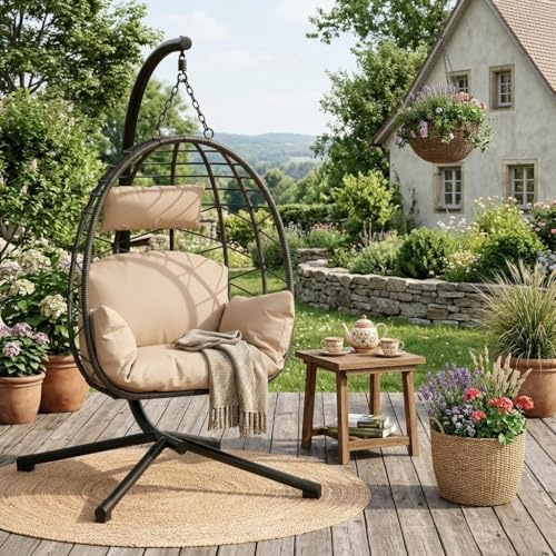 GarveeMore Hängesessel mit Gestell Outdoor & Indoor – Rattan Hängestuhl bis 130 kg belastbar – Freistehender Hängesitz (Egg Chair) inkl. Kissen & Schutzhülle für Garten, Balkon & Wohnzimmer – Beige
