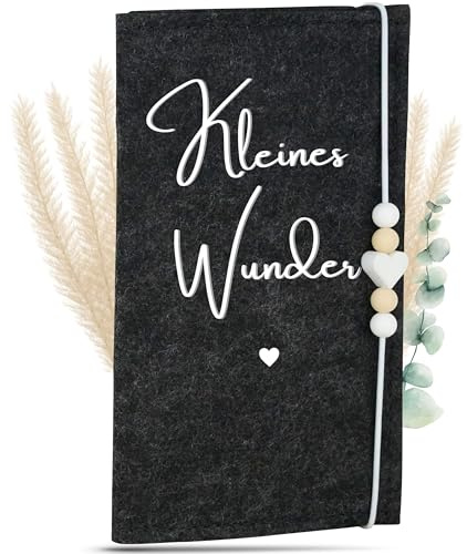MAHEWA® Mutter-Kind-Pass-Hülle Österreich aus Filz-Stoff | Mutterpass-Organizer Mutterpass-Tasche Schutzhülle (Mutterkindpass Kleines Wunder, Anthrazit)