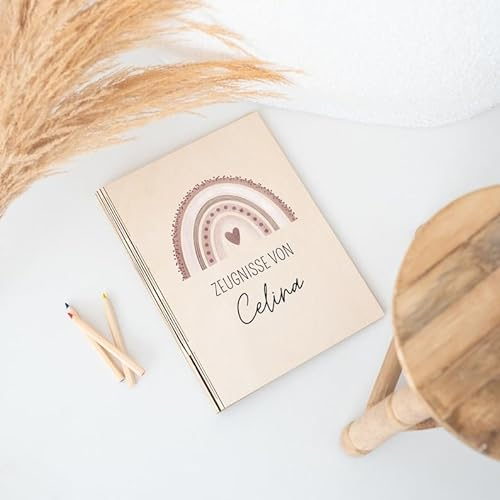 Wunderwunsch® - Personalisierte Holzzeugnismappe mit hochwertigem Spezial-Druck - Einschulung Geschenk für Jungen & Mädchen (Regenbogen rosa)