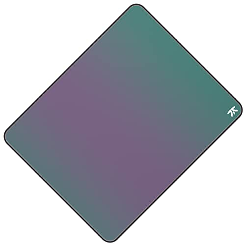 Fnatic JET L Tappetino per Mouse da Gioco per eSport | Superficie di velocità impermeabile | Bordi cuciti e base in gomma antiscivolo | Taglia L | Laminato olografico | 465 x 372 x 3mm