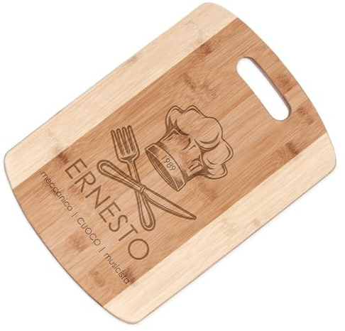 Maverton Tagliere in bambù, incisione personalizzata, eco-friendly | Dimensioni 35cm x 25cm, battilardo rettangolare con il manico, pensiero speciale per uomo, cuoco