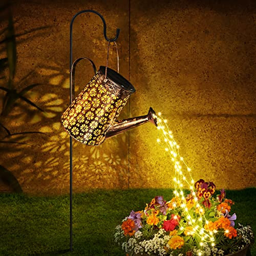 MEDE Watering Can Solar Lights Outdoor Garde n,90 LED Garden Ornaments Outdoor Lights Solar Powered Waterproof Large Retro Metal Fairy Lights with Bracket for Patio Yard Decorations Garden Gifts