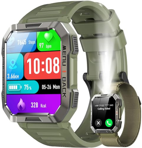 IOWODO Militär Smartwatch Herren,100 Tage Akku, LED Taschenlampe, Bluetooth-Anrufe, Fitness-Tracker,100+ Sportmodi, Herzfrequenz-&SPO₂-Monitor, IP68 Wasserdicht, Schlafüberwachung