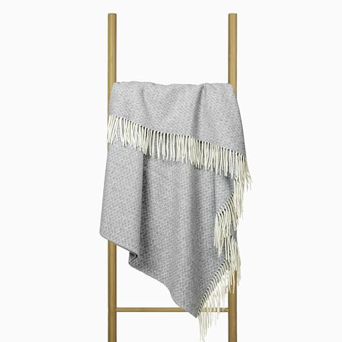 Merino Wolldecke 140x200 – Weiche Merino Decke mit 10% Kaschmir – Luxuriöse Schafwolldecke mit Tasseln – Warme Wolldecke für Sofa, Bett & Outdoor – Stylish Weiche Kuscheldecke - Nostra Wolldecken