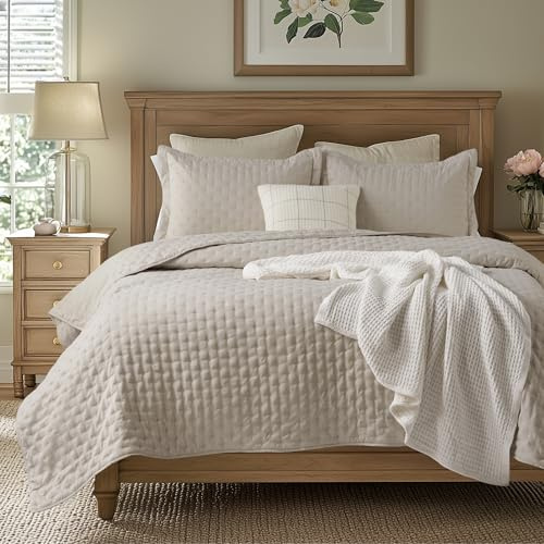 Bedsure California King Quilt - Linen Bedspread California King Size & Lightweight Comforter, Modern Farmhouse Coverlet with Clover Pattern, Ultra Soft All-Season Bedding, 111x106 Inches