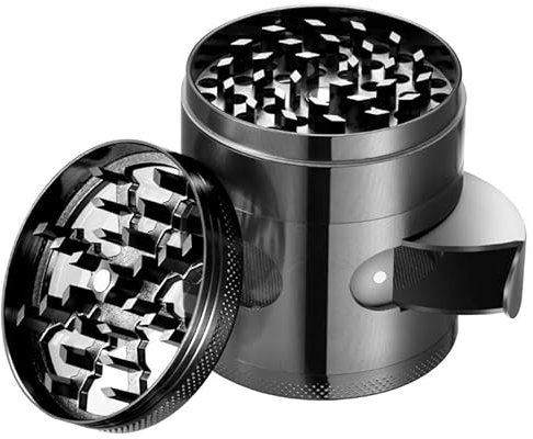 GMDUHK Molinillo de especias hierbas y especias, aleación de zinc, construcción de 4 capas, compartimentos transparentes con raspador de polvo, diámetro de 60 mm y altura de 68 mm, fácil de agarrar