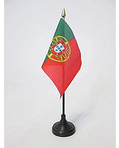 AZ FLAG - Portugal Table Flag 4'' x 6'' - Portuguese Mini Desk Flag 100% Polyester 15 x 10 cm - Office Mini Banner with 10'' Pole - Golden Spear