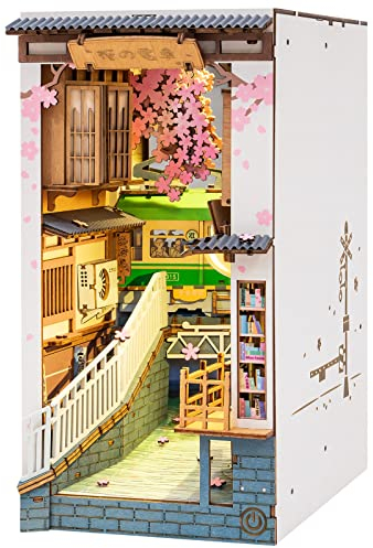 ROBOTIME Sakura Densya Book Nook Maison de Poupée en Bois, Booknook Japon avec Lumières LED DIY Miniature House, Diorama Etagère Décor Cadeau