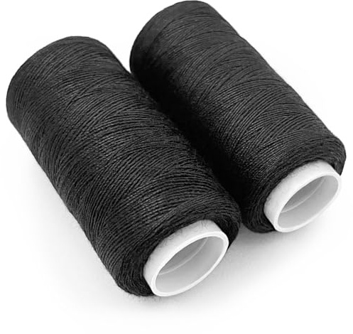 Svart sytråd, 2 st i polyester. 2 spolar på 350 m i svart färg. Garn för sömnad för all textilanvändning, utom för utomhusarbete. Garn för all textilanvändning, utom för utomhusarbete