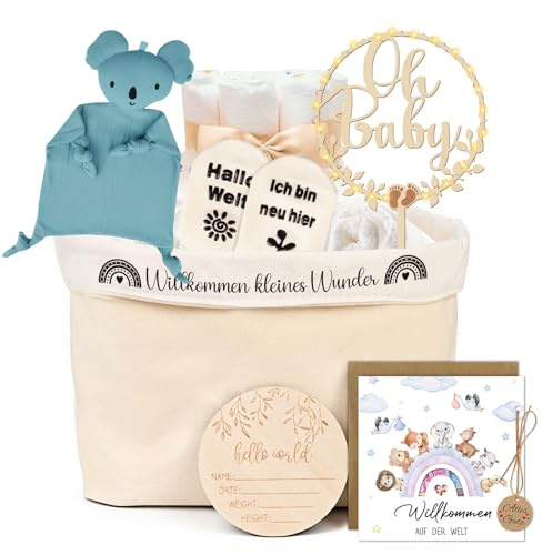 Giftota Baby Geschenk Jungen Mädchen, Neugeborenen Geschenk inkl. Windeltasche, Koala-Schnuffeltuch, Meilensteinkarten Baby Holz, Baby Socken, Tortendeko Holz, Karte zur Geburt und LED Lichterkette