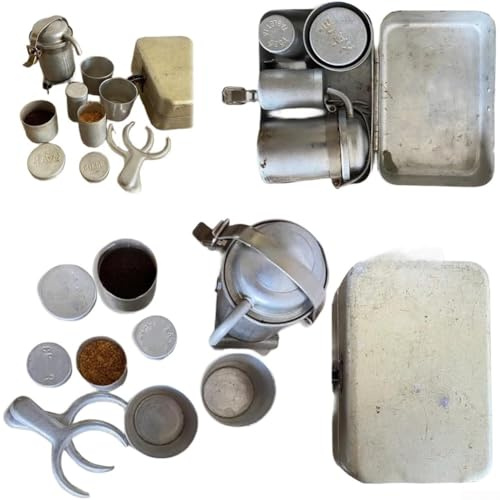 Set da caffè da campeggio in metallo con macchina per caffè espresso vintage e componenti versatori, comprese lattine etichettate per caffè essenziali, per birra all'aperto
