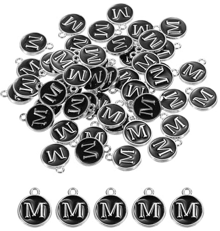 QUARKZMAN Alfabeto M Ciondolo Lettera Smaltata Ciondolo Gioielli Iniziale Smalto Alfabeto Ciondoli per Collane Fai Da Te Nero per Creazione Gioielli Braccialetti Artigianato, 50Pz