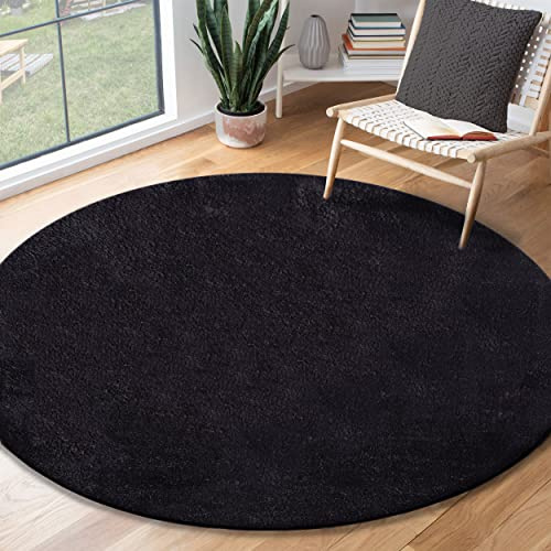 the carpet Relax Moderner Flauschiger Kurzflor Teppich, Anti-Rutsch Unterseite, Waschbar bis 30 Grad, Super Soft, Felloptik, Schwarz, 120 cm Rund