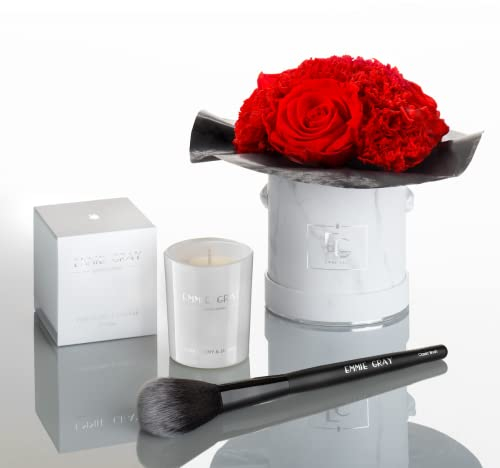 EG EMMIE GRAY Charming Set – Mindestens 9 Infinity Rosen und Nelken in Vibrant Red, Flowerbox in Marmor, Größe XS mit Duftkerze in dem sinnlichen Duft der Pfingstrose und Pinsel, Haltbare Rosen