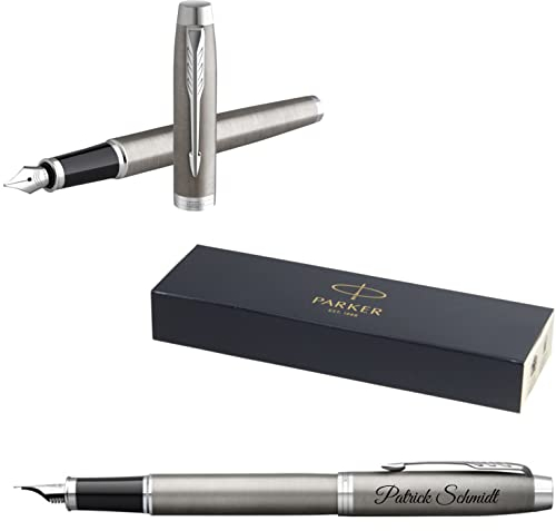 Parker IM Core Füllfederhalter mit Gravur | Premium Stift | Geschenkbox | blaue Tinte | personalisiertes Geschenk | Namen | graviert | Füller | Jahrestag | Geburtstag (Brushed Metal C.C.)