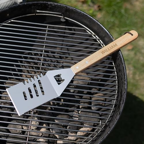 Personalised BBQ spatula - Personalised stainless steel and oak wood barbeque spatula for every BBQ enthusiast