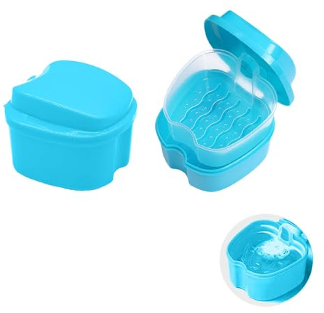 Rynvarl Boîte de Rangement pour Prothèses Dentaires - 2 Pièces, Boîte avec Filtre pour Nettoyage de Dentier, Orthodontie, Brosse à Dents Pliable et Accessoires Buccaux (Bleu clair 9.5 * 9.3 * 6.8 cm)