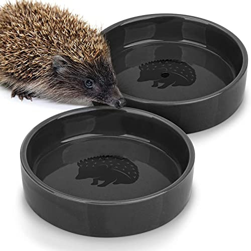 Wildlife Friend | Set 2 Ciotole per Riccio – 1 Ciotola con Foro d’Areazione per Mangime e 1 Abbeveratoio – Resistenti al Gelo e alle Intemperie - In Ceramica Smaltata – 3x12x12 cm