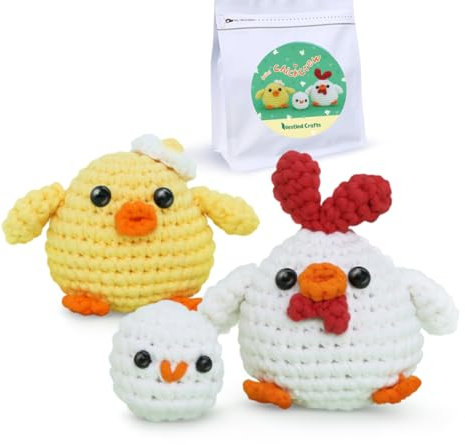 NestledCrafts Häkelset, Komplettes Häkelset für Anfänger Erwachsene, Strickset, Weiches Garn, Süßes Küken, Geschenk zum Geburtstag, Inklusive Schritt-für-Schritt Videoanleitung, Anleitung(ChickCrew)