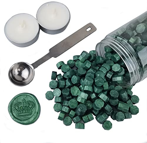 AMTOL Lot de 300 perles de cire à cacheter avec 2 bougies blanches et 1 cuillère à fondre de la cire, idéales pour les invitations de mariage, les enveloppes, les emballages cadeaux(Vert sapin)