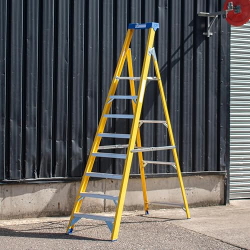 Trade Master Pro® Fibreglass Platform Step Ladder | Electricians Ladder | Non Conductive up to 30,000V | Non-Slip Feet | Painting & Decorating | EN131 Pro Certified | 1.70m Platform Height | 8 Steps
