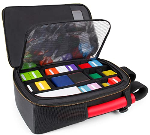 Enhance MTG Mochila TCG para Almacenamiento de Tarjetas, Mochila TCG para Cajas de mazo, Tarjetas con Funda, Alfombrillas de Juego, Accesorios MTG