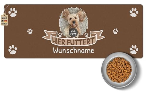 PR Print Royal Napfunterlage mit Foto & Name selbst gestalten - Hier futtert - Futtermatte für Hunde & Katzen - Personalisierte Geschenkidee, Waschbar | 80 x 30 cm, rutschfest