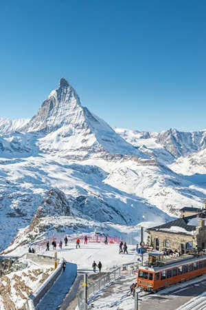 adrium Holz-Bild 80 x 120 cm: Switzerland Alps Matterhorn-Schneegebirge am Gornergrat Bahnbahnhof, Zermatt, Schweiz (151444717)